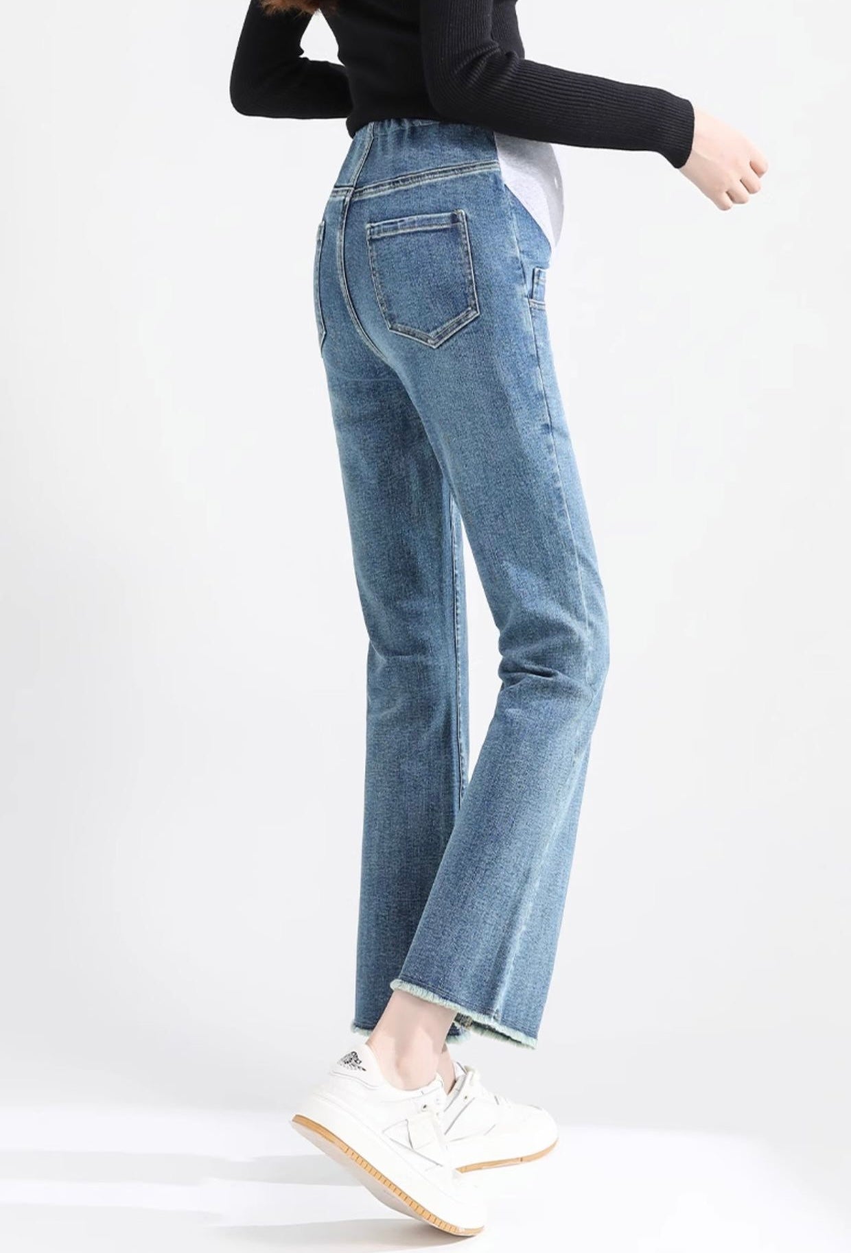 Klare Flared Jeans with Raw Cut
